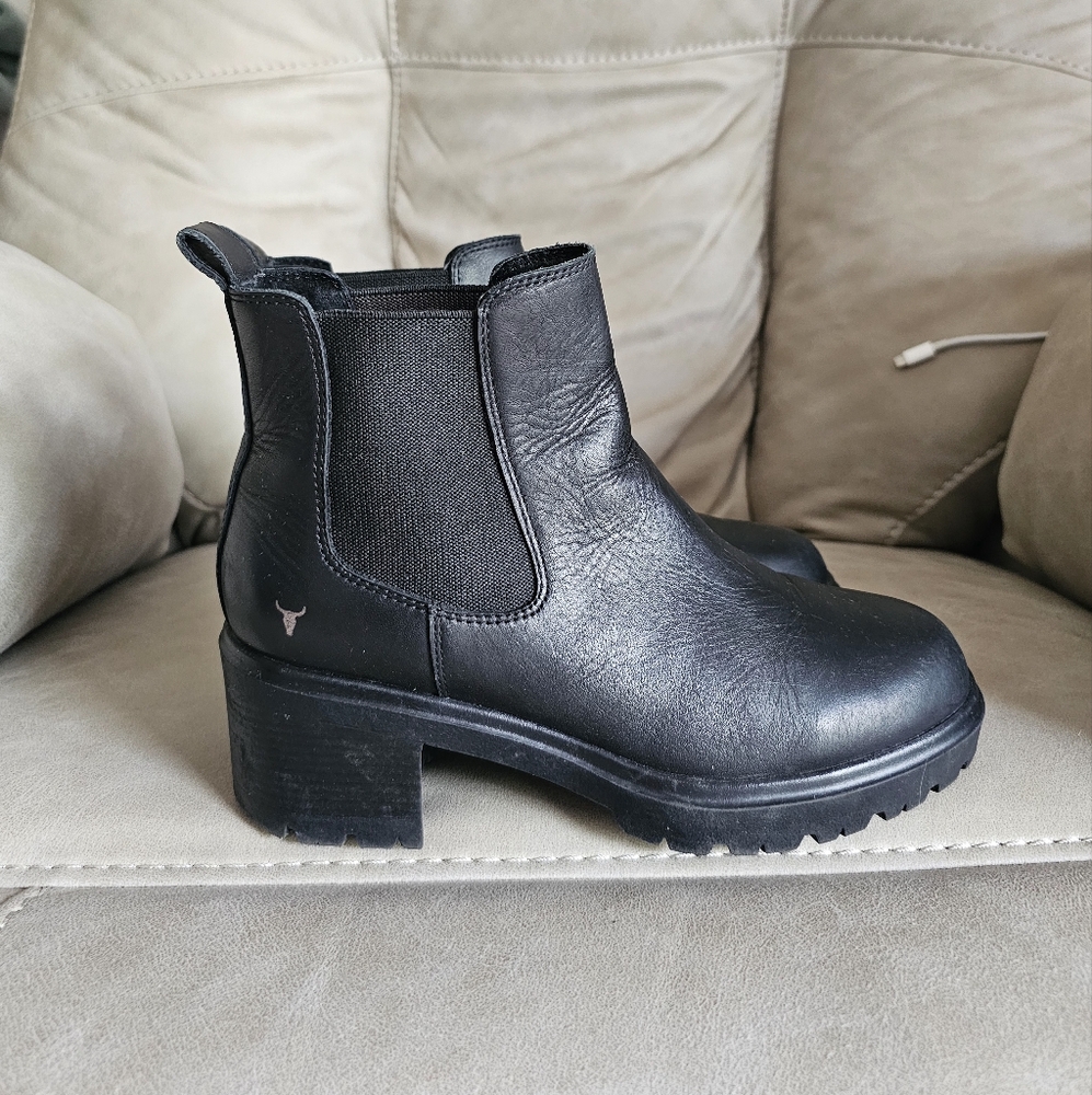 Windsor Smith black leather grunge classics chelsea boots small‎ heel size 7
